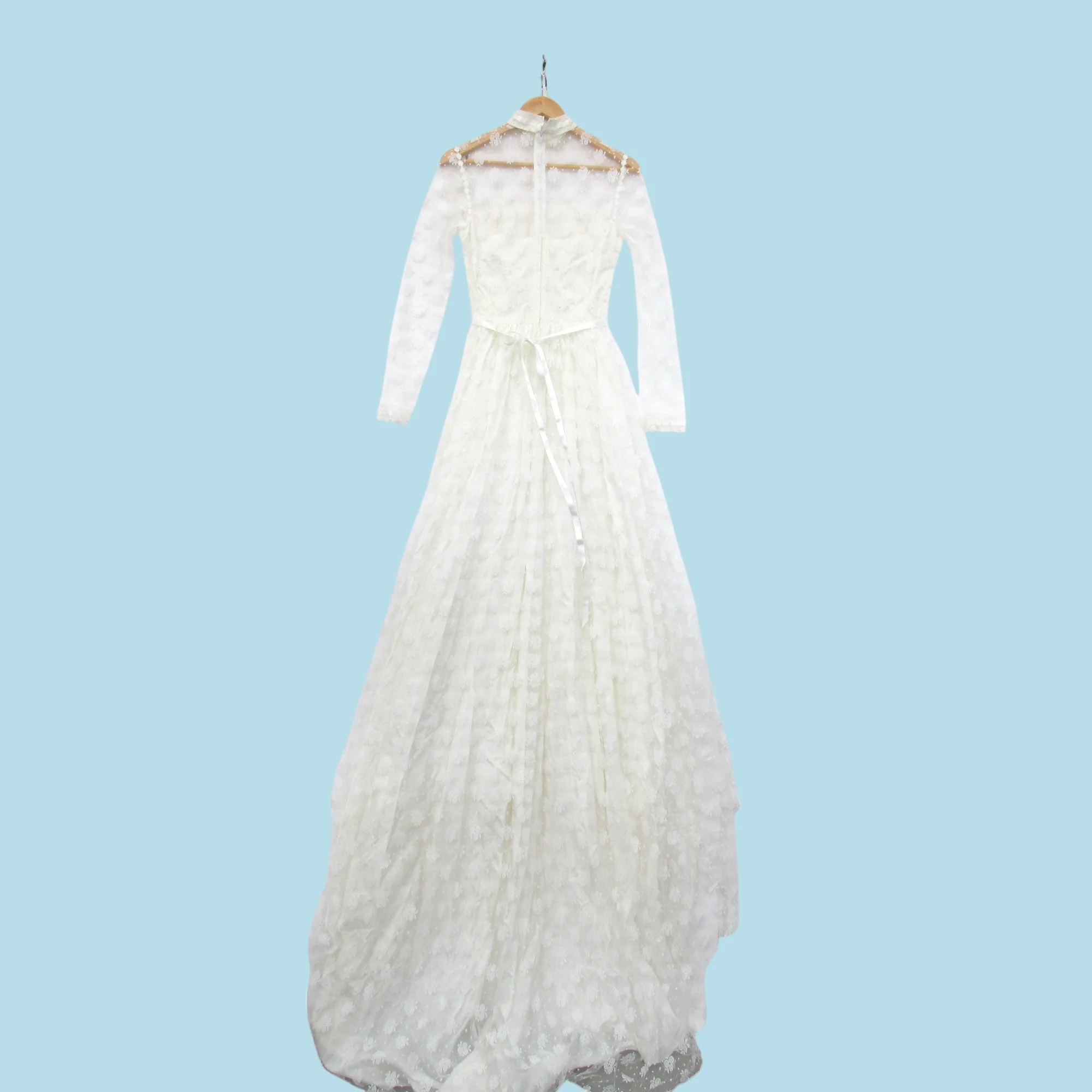 Vintage 1970s Wedding Dress Ivory UK 10 Lace Womenswear | Pre-loved - Image 2