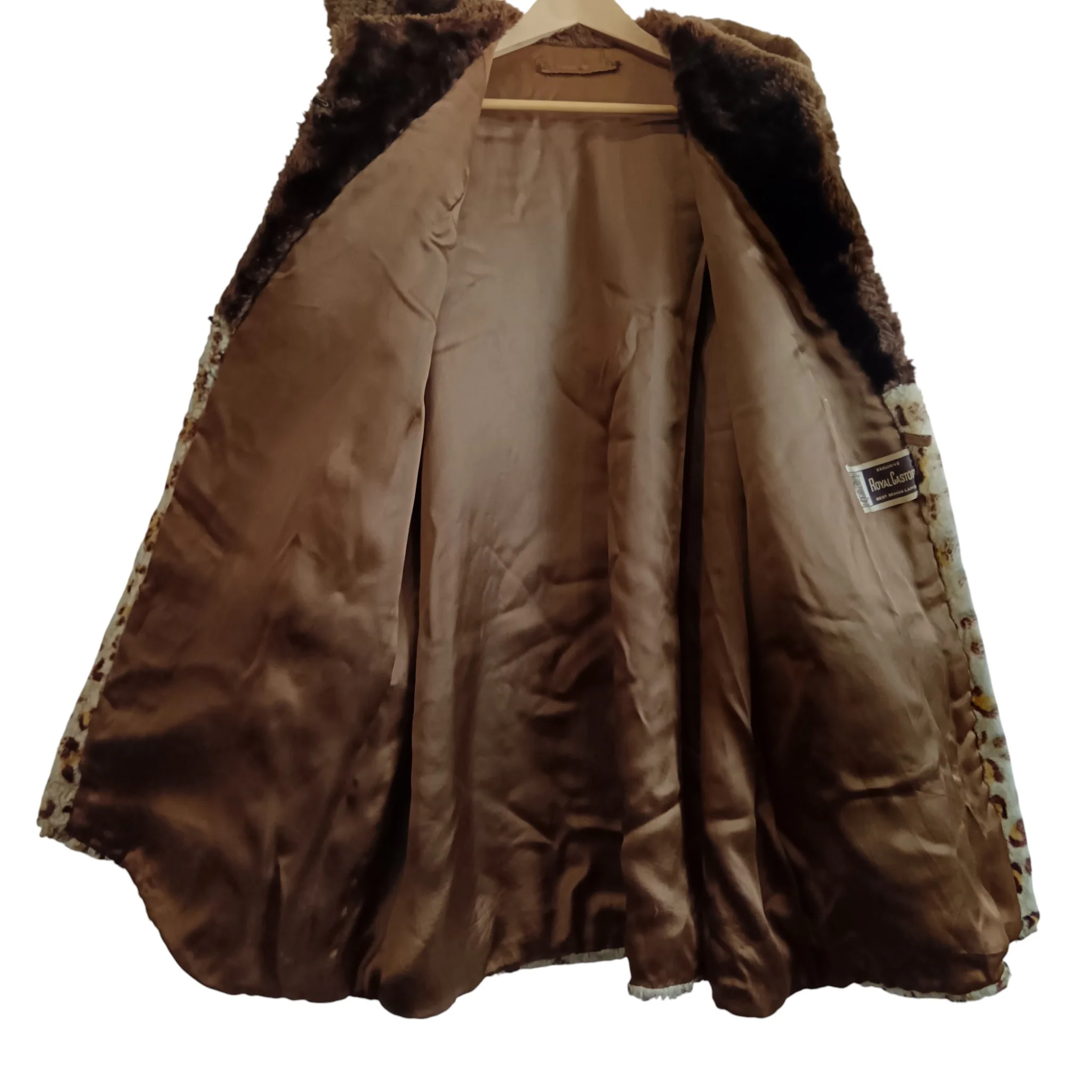 Vintage Coat - Royal Caster - Best Beaver Lamb - Leopard Print  Women's Large -Womenswear | Pre-loved - Image 3