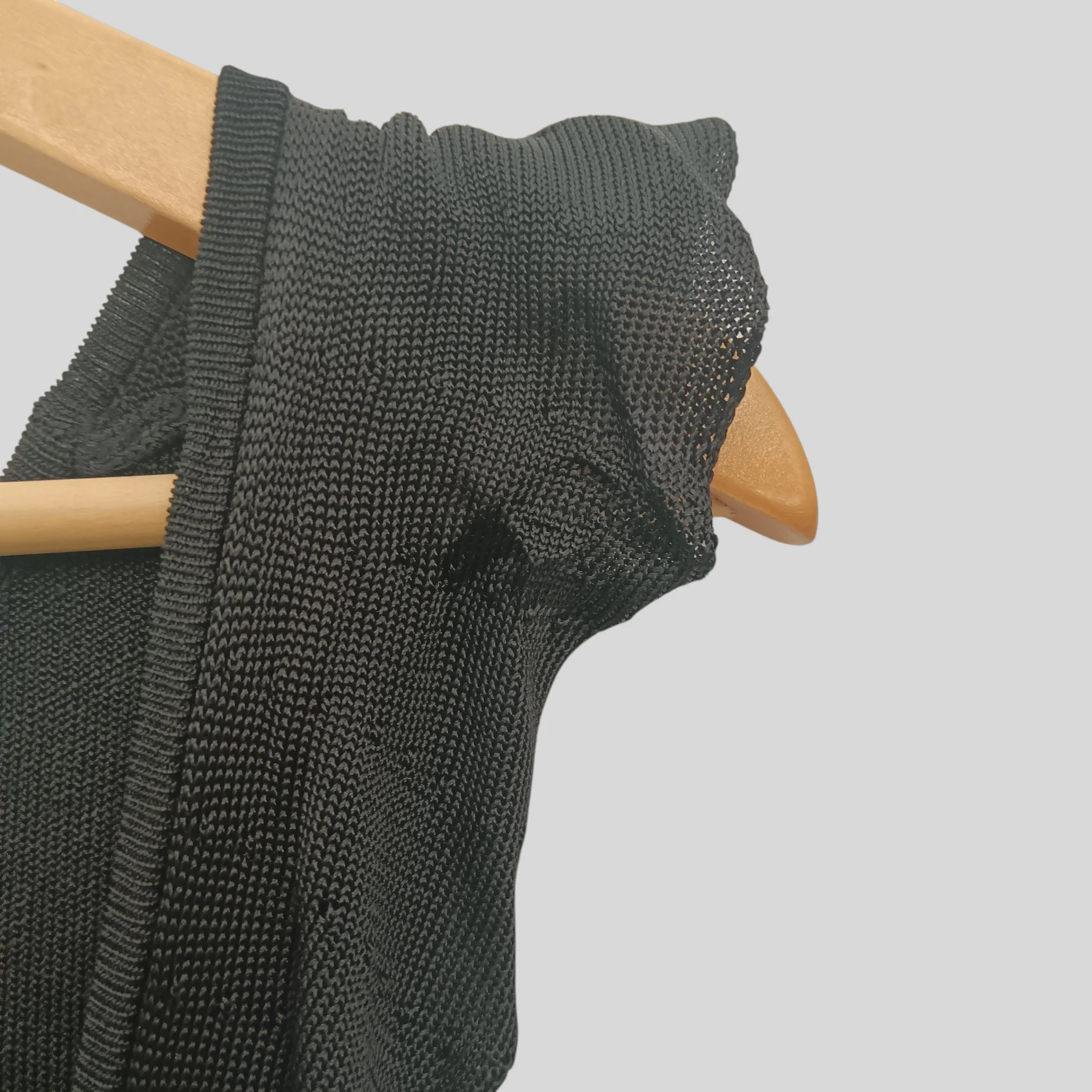 Vintage Jaeger Ladies Black Knitted Top Frilled Top Sleeveless UK 10  - Womenswear | Pre-loved - Image 6