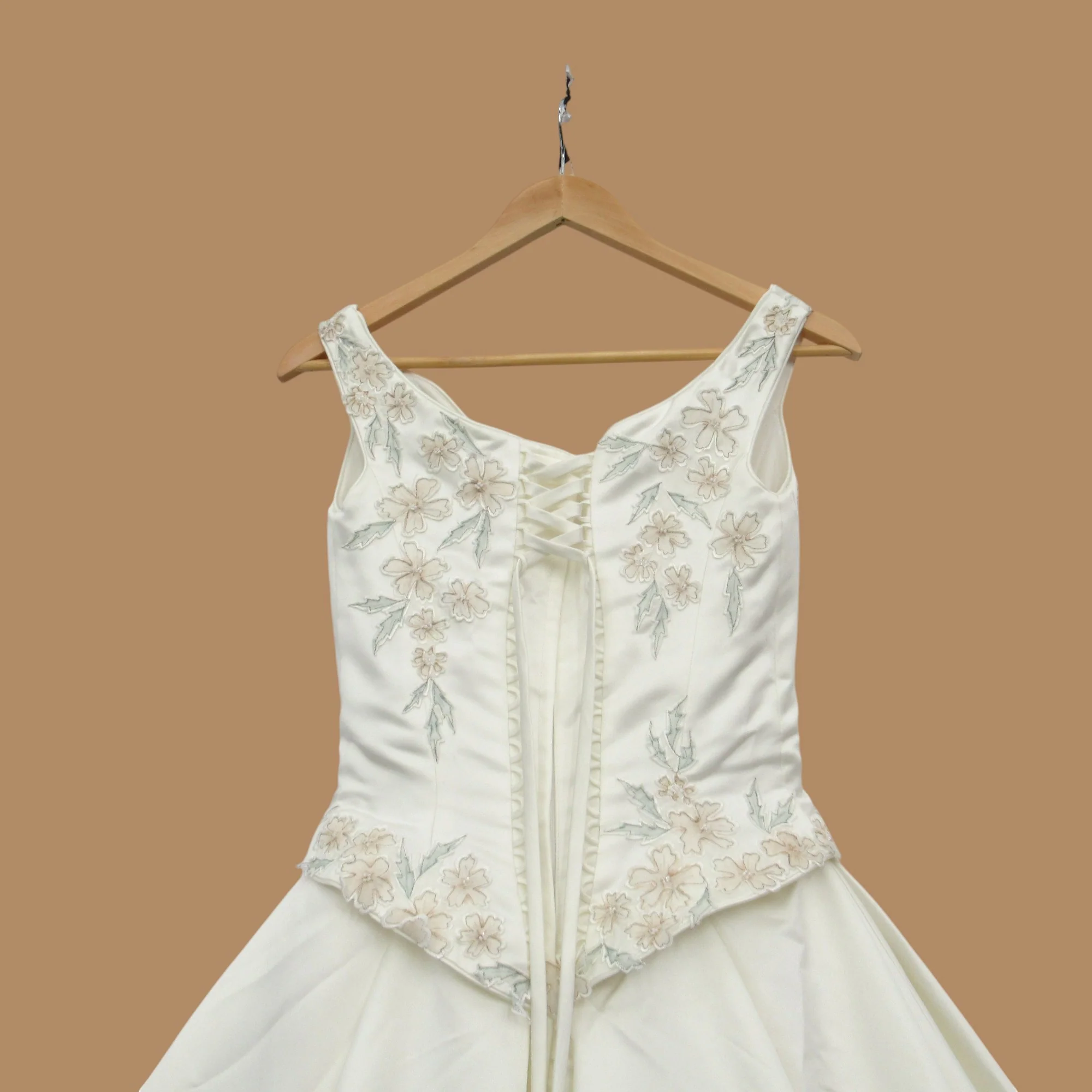 Wedding Dress Ivory Satin Flowers UK 14 Womenswear | Pre-loved - Image 4