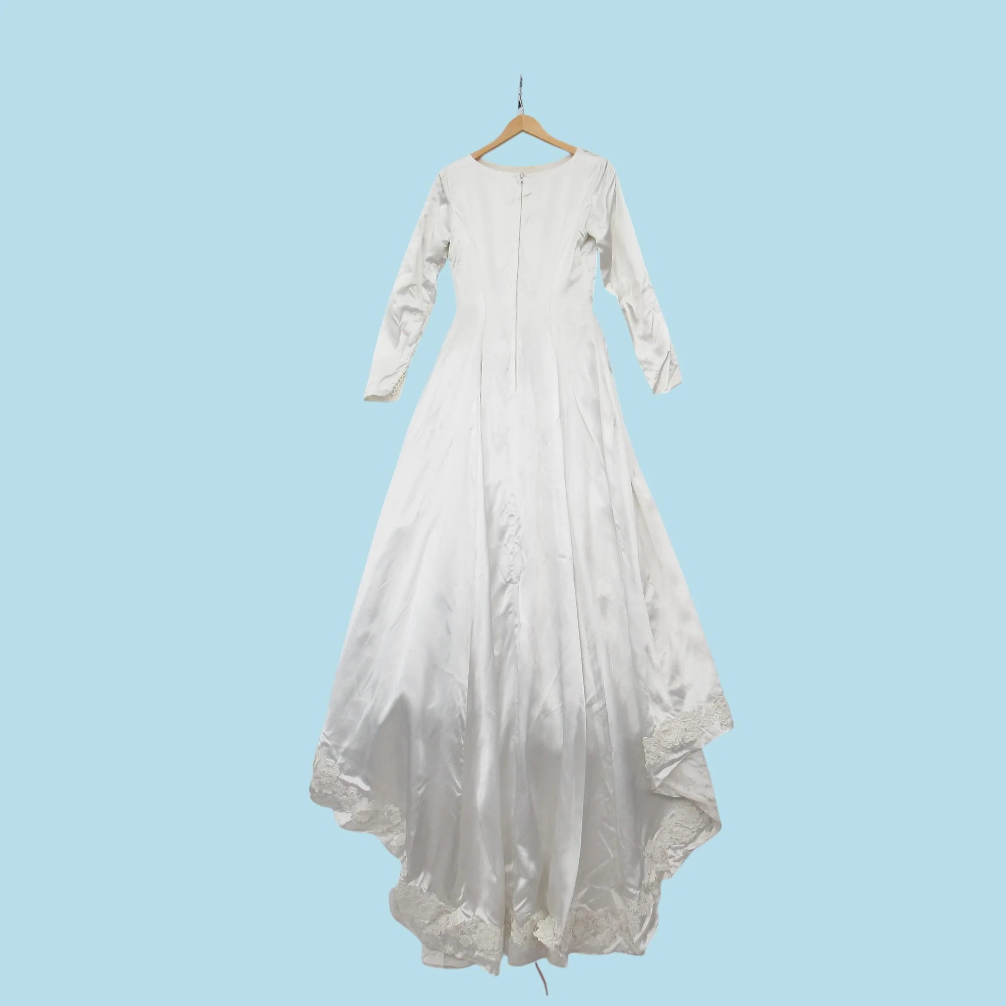 Wedding Dress Vintage Lace White Small Veil Womenswear | Pre-loved - Image 2