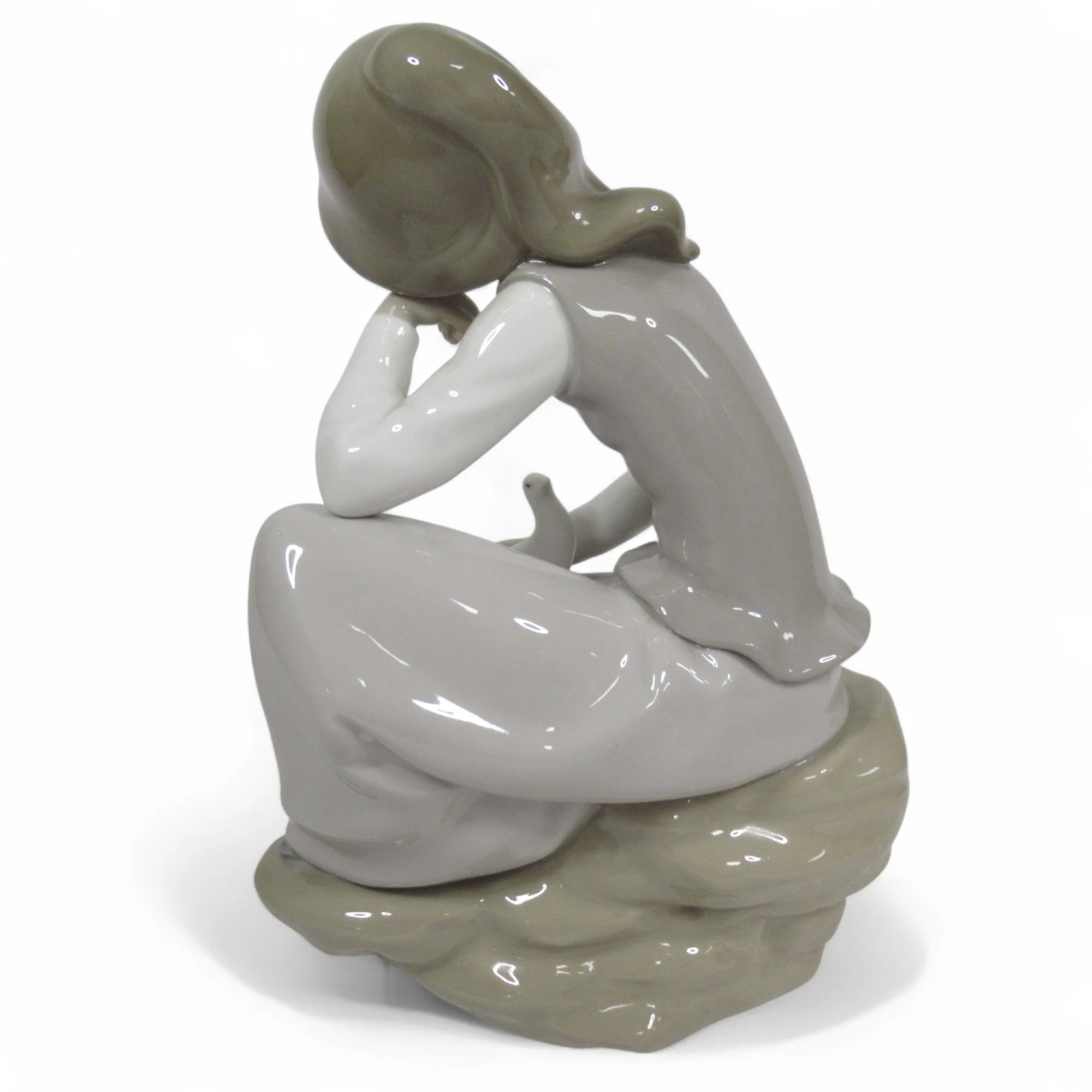 Nao by Lladro Girl With Dove Figurine 9" Porcelain 1981 | Pre-Loved - Image 3