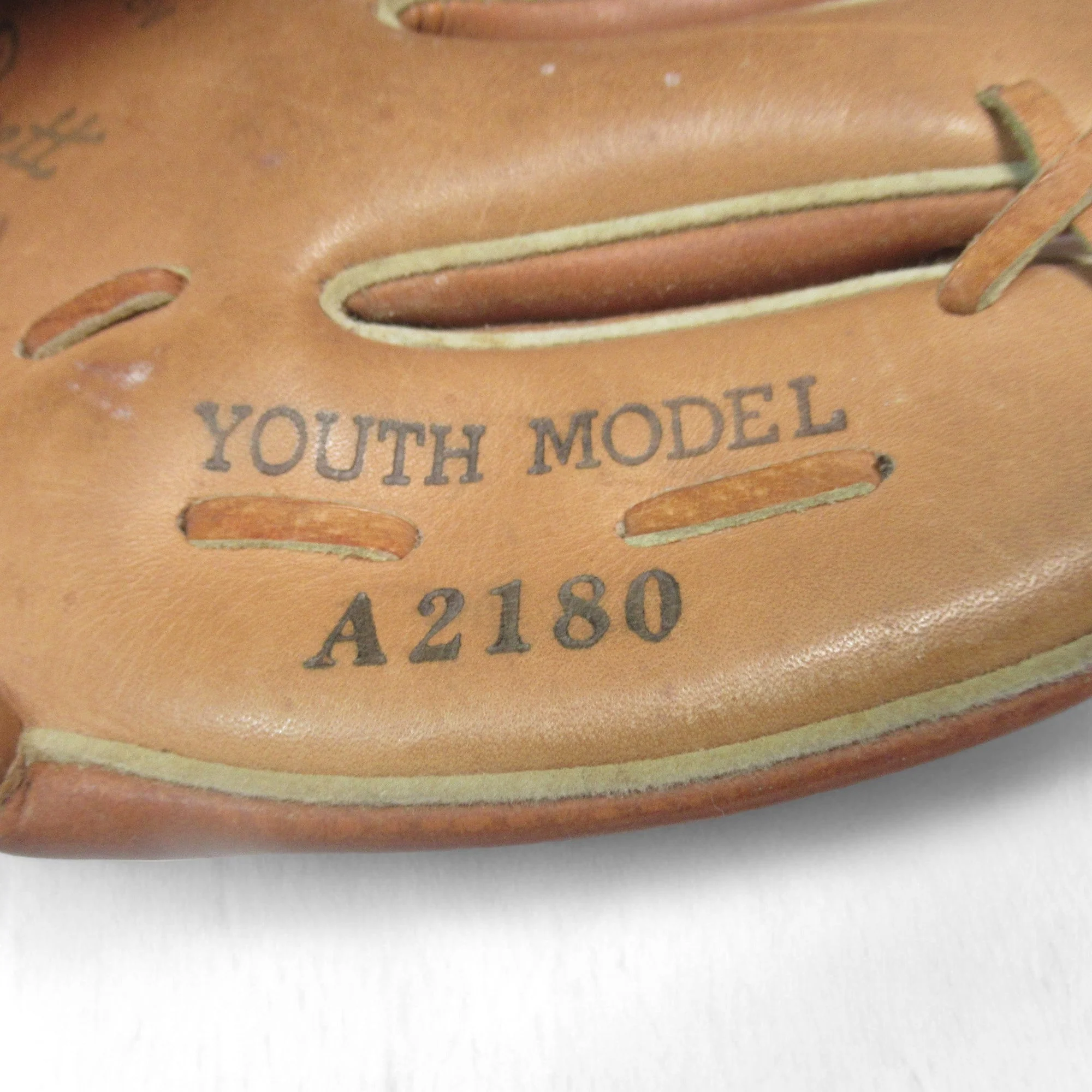 Wilson Youth model A2180 Baseball Glove Left-Hand | Preloved - Image 5