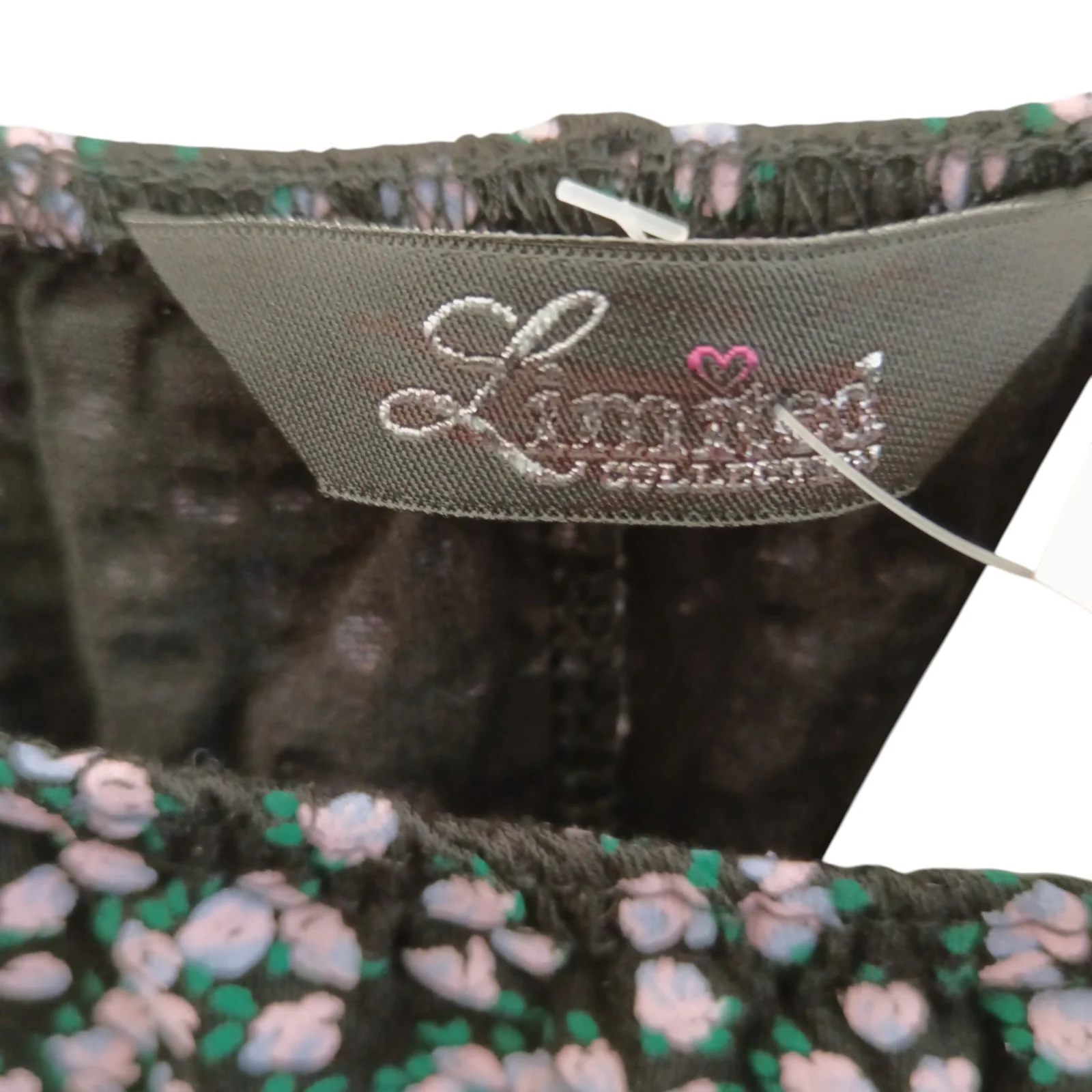 Yours London Black Floral Print Top UK 26-28 Womenswear | Pre-loved - Image 3