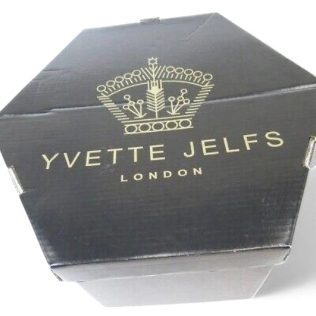 Yvette Jelfs Mother Of Bride Hat Ivory Red Feather Womenswear | Pre-loved - Image 7